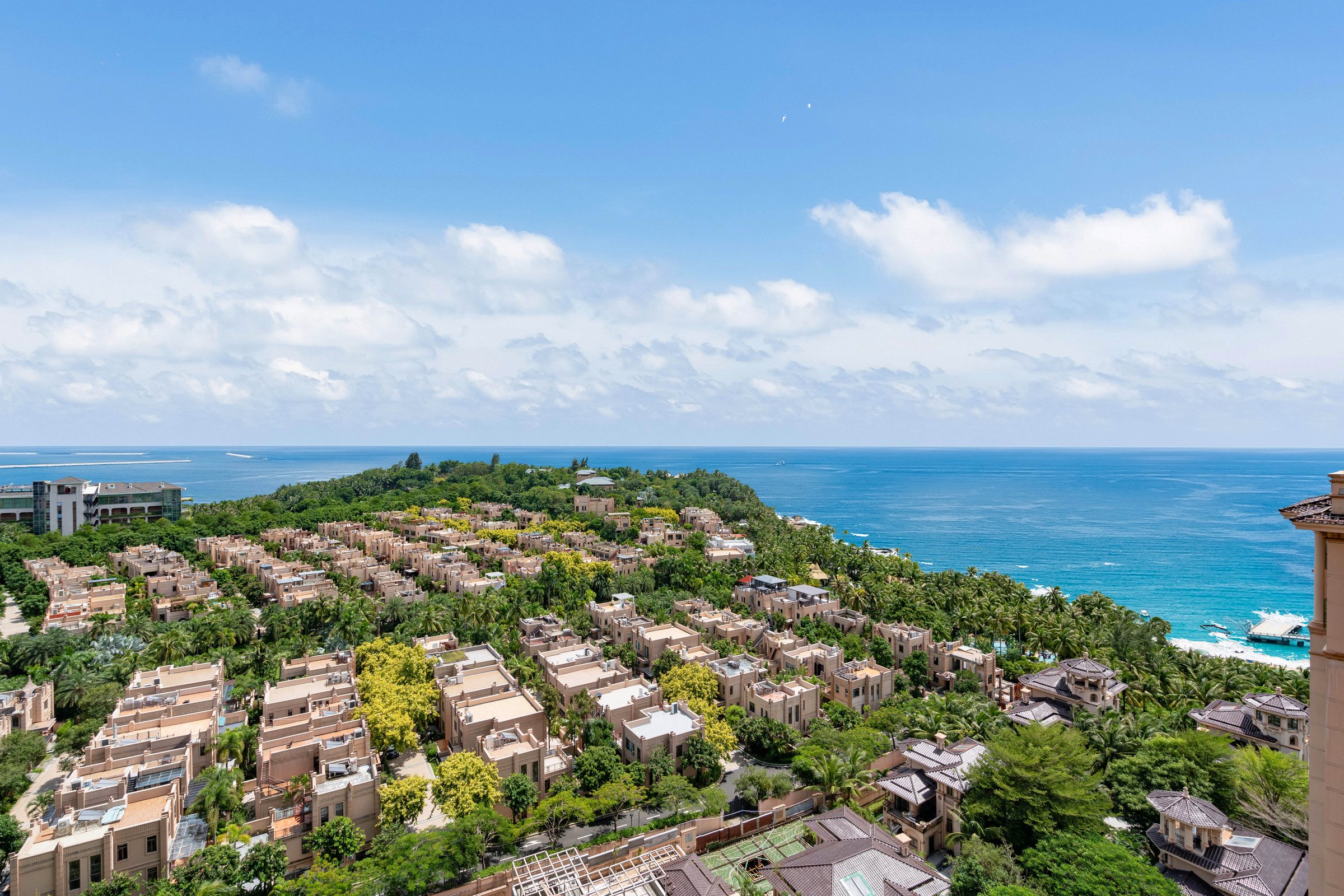 海南滨海旅居目的地航拍